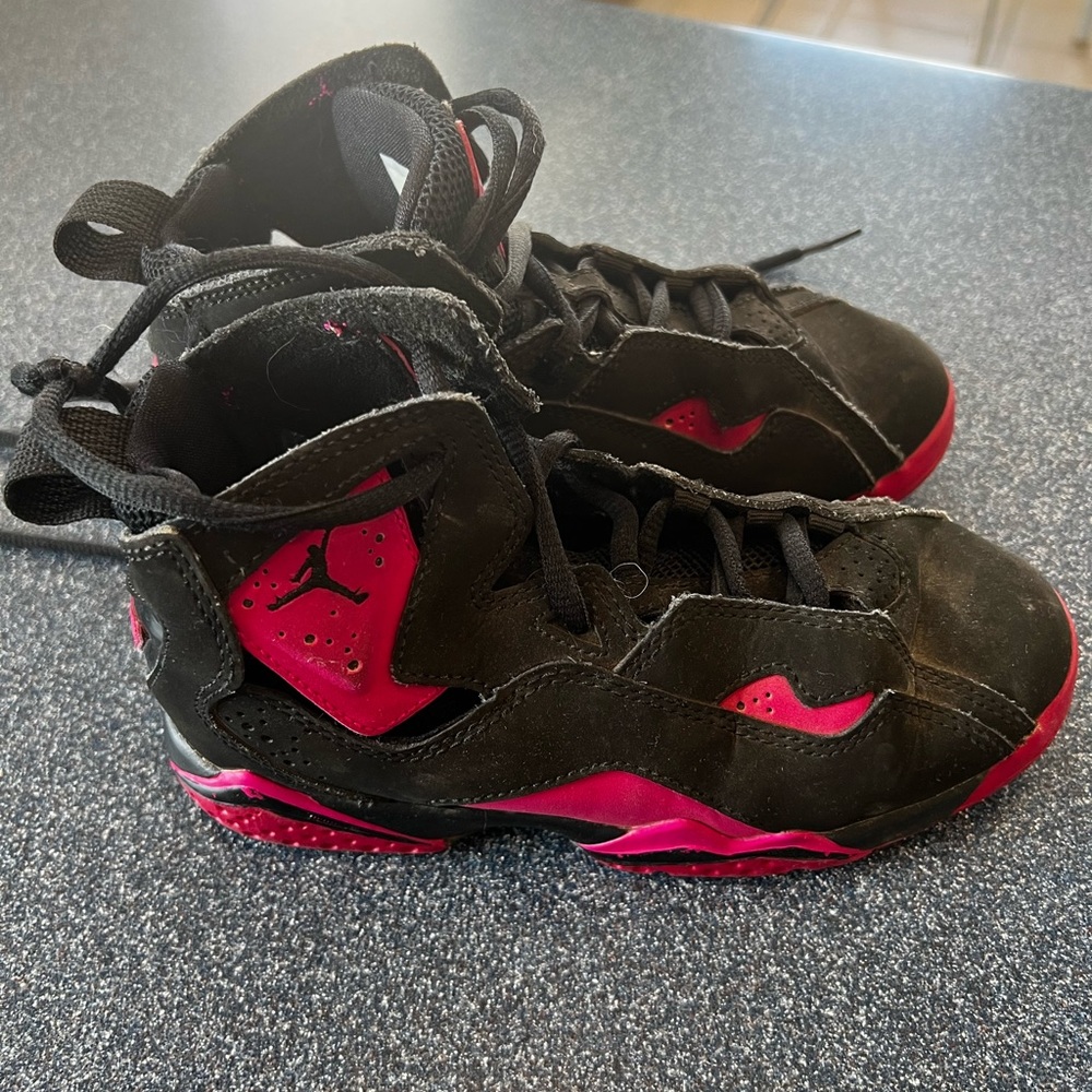 Kids Nike Air Jordan Retro VII size 13 (13c, toddler, black and red)